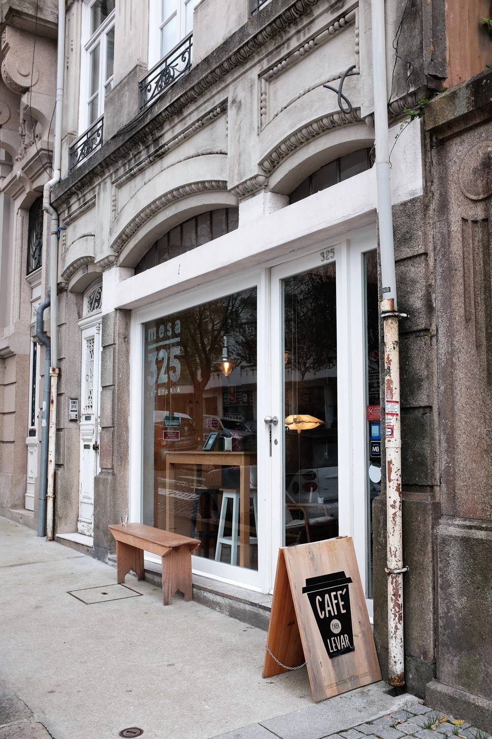 Das Mesa 325 coffeecircle-cafe-guide-porto-Mesa325-4