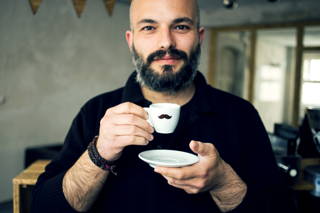 Et voilà, fertig ist dein Espresso! Et voilà, fertig ist dein Espresso!