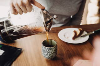 Kann man nicht genug von bekommen Frischer Kaffee zum Frühstück