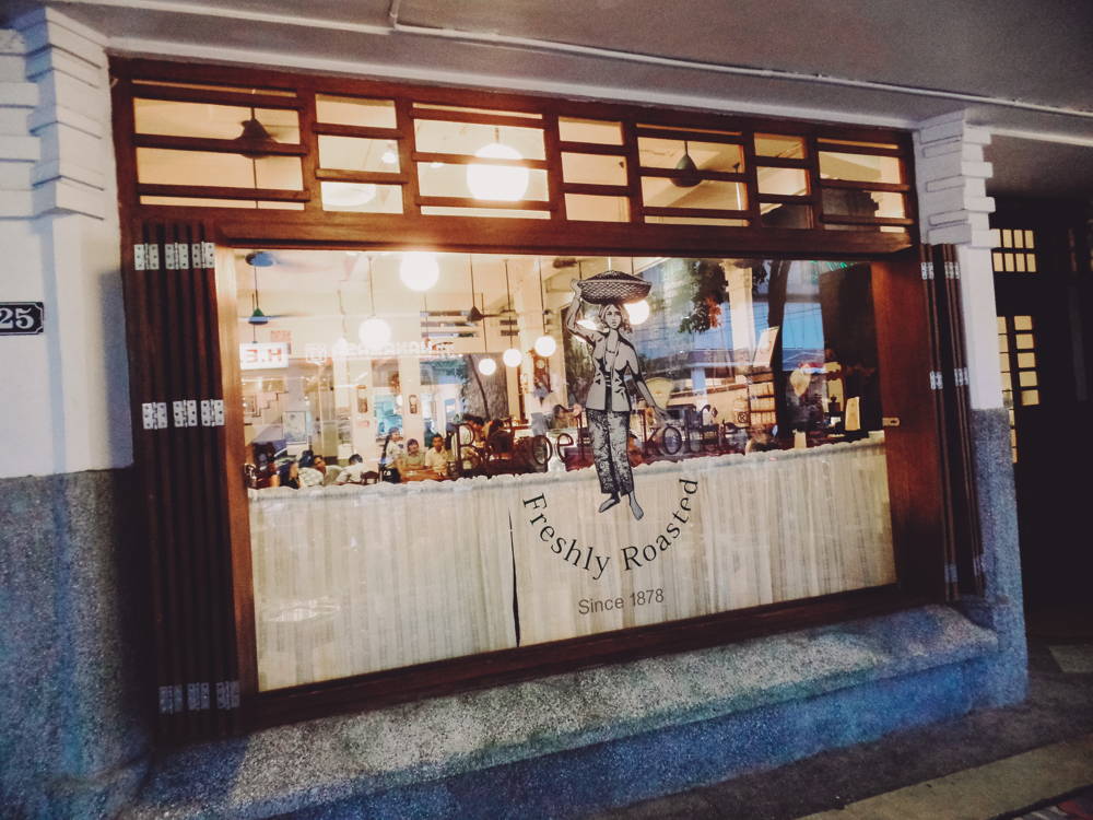 coffeecircle-guide-jakarta-café-bakoel-3.jpg