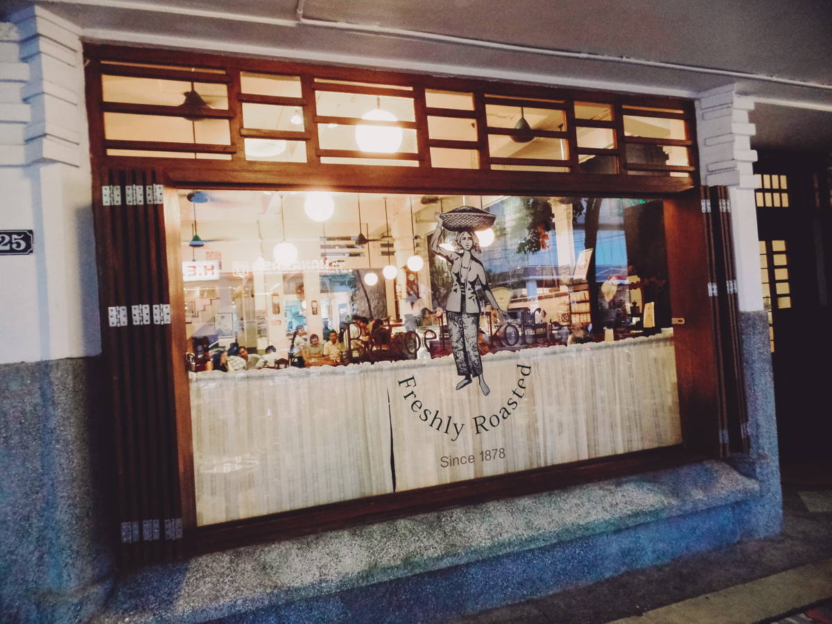 coffeecircle-guide-jakarta-café-bakoel-3.jpg
