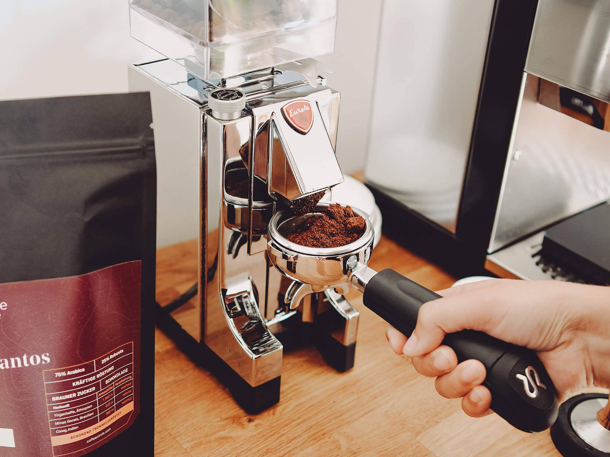 Yirga Santos Espresso mahlen mit der Eureka Mignon Mühle