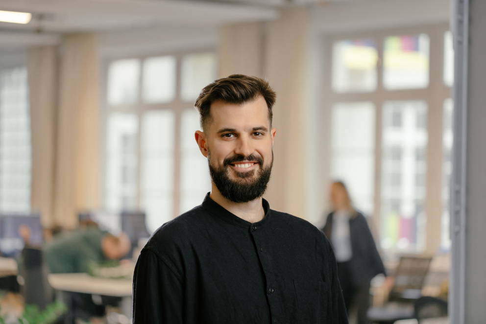 B2B contact person Marc