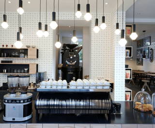 Coffeecircle_Coffeeguide_ManVsMachine_5.jpg Coffeecircle Coffeeguide