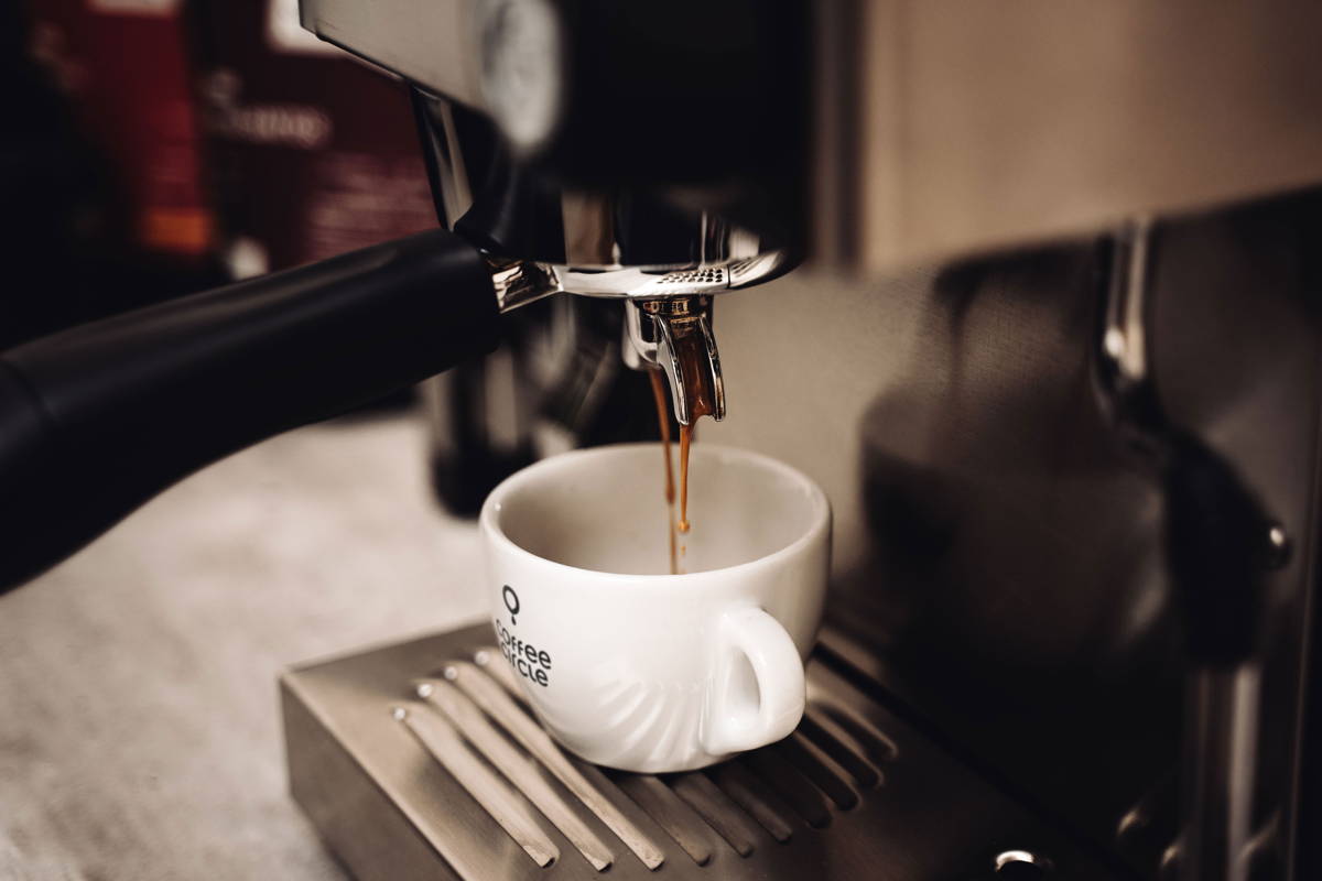 Espresso aus Siebträgermaschien in Coffee Circle Tasse