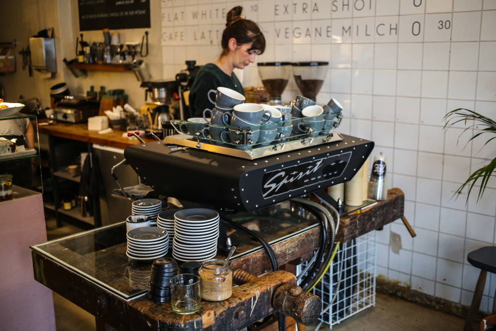 Spirit Maschine Kaffee in der Zubereitung