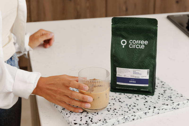 Apas Espresso mit Iced Coffee