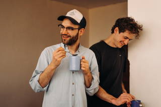 Hannes und Martin Spaß beim Cupping