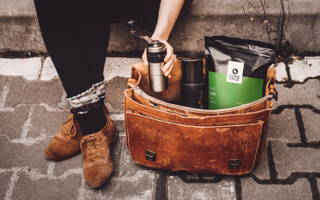 Die AeroPress und Porlex Mühle sind perfekt für Kaffee unterwegs Die AeroPress und Porlex Mühle sind perfekt für Kaffee unterwegs