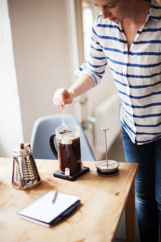 Kaffee mit der French Press zubereiten Kaffee mit der French Press zubereiten
