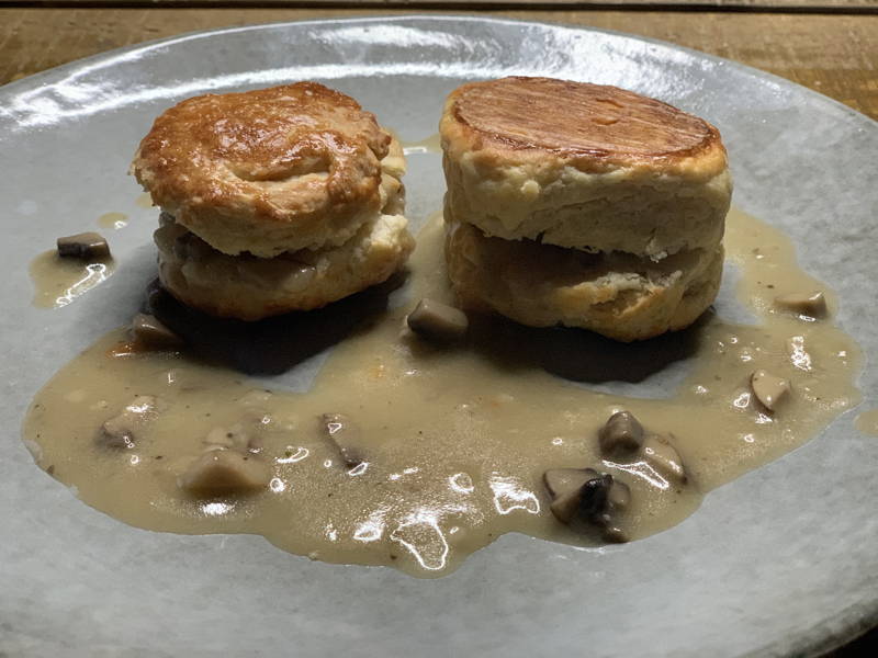 buttermilk-biscuit-mushroom-gravy-recipe