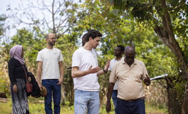 Äthiopien 2024, Martin und Hannes sprechen mit Ansha und weiteren Farmern