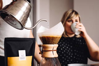 coffeecircle-kaffee-zuhause-genießen-zubereiten-33.jpg Kaffeezubereitung in der Chemex