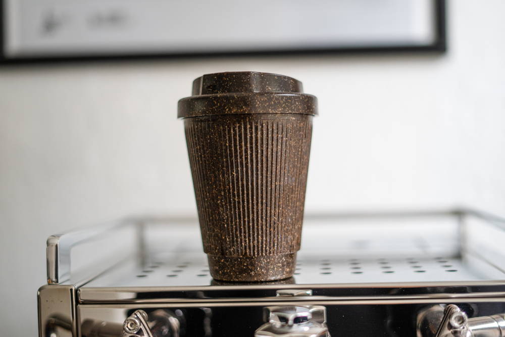 Wiederverwendbare Kaffeebecher Welcher wiederverwendbare Kaffeebecher besteht den Test.