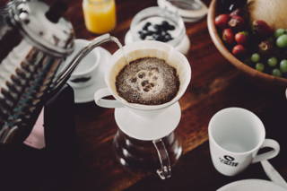 Filterkaffee mit dem Handfilter von Hario zubereiten Filterkaffee mit dem Handfilter von Hario zubereiten