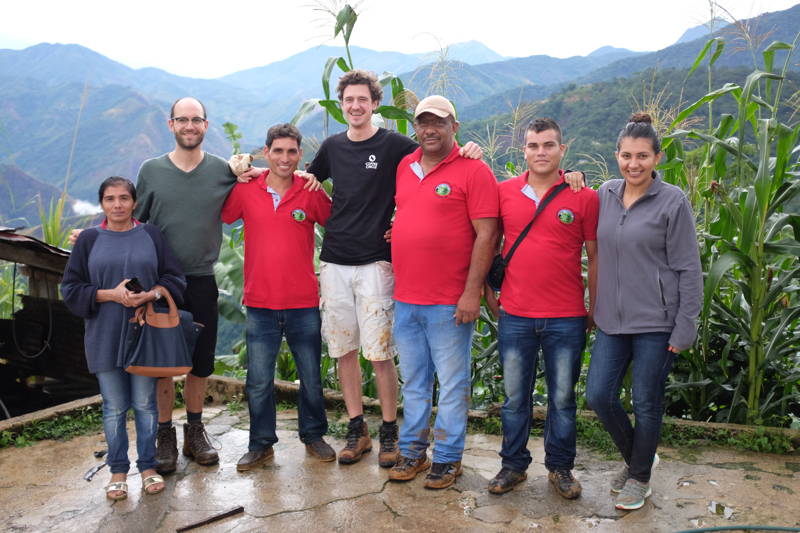 Hannes und Martin mit Farmern der Coocafe Kooperative