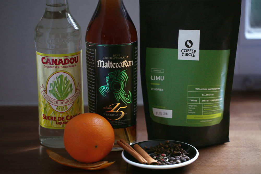 Kaffeelikör Rezeptidee für einen leckeren weihnachtlichen Kaffeelikör