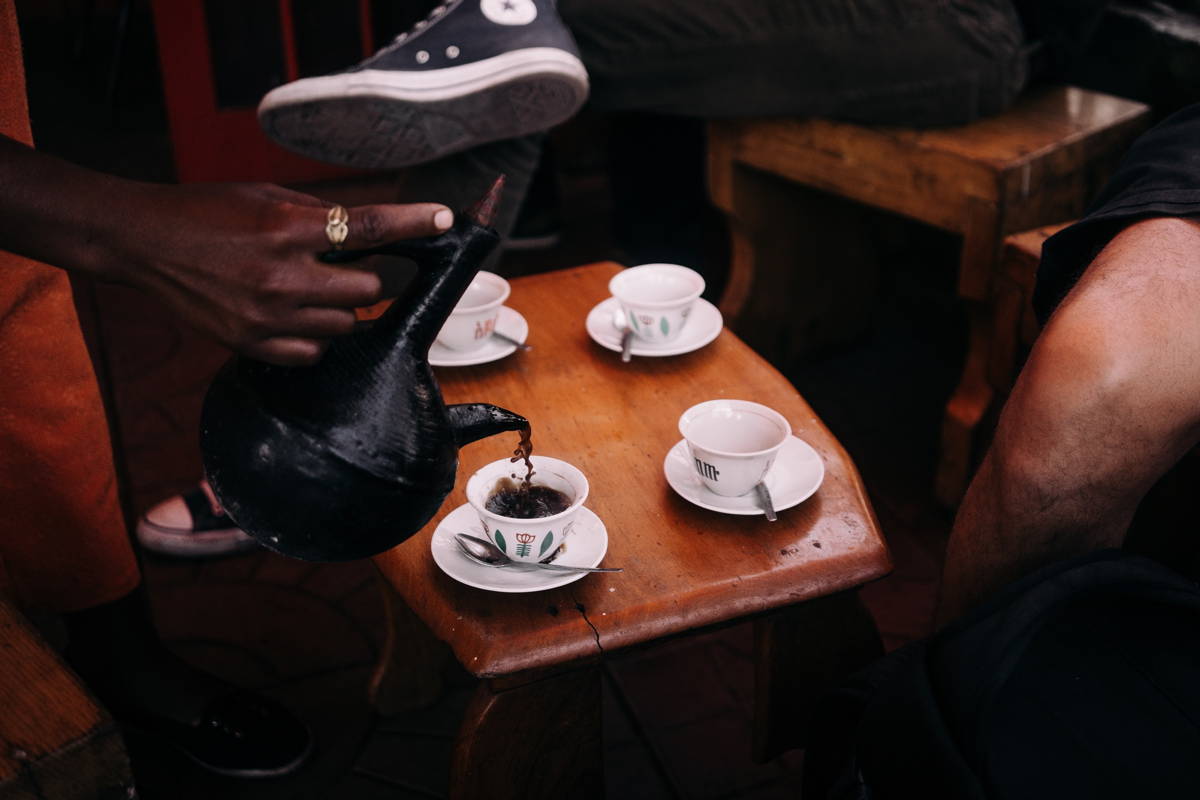 Ausschank des Kaffees