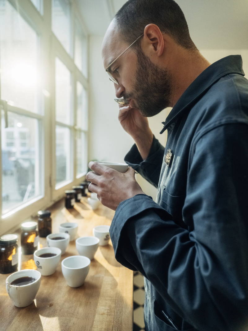 Hannes probiert neue Kaffees