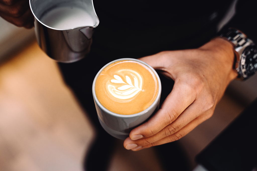 Latte Art: Kaffee wird jetzt mit Designer-Logos verziert