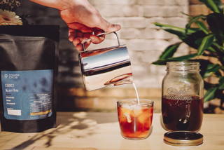 Karibu Kaffee Karibu Filterkaffee als Cold Brew im Sommer aus dem Brew Jar