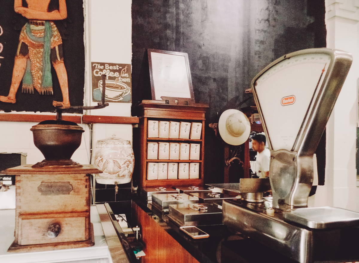 coffeecircle-guide-jakarta-café-bakoel-8.jpg