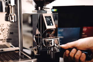 Eureka Mignon Mühle Espresso mahlen mit der Eureka Mignon Mühle für die Bezzera