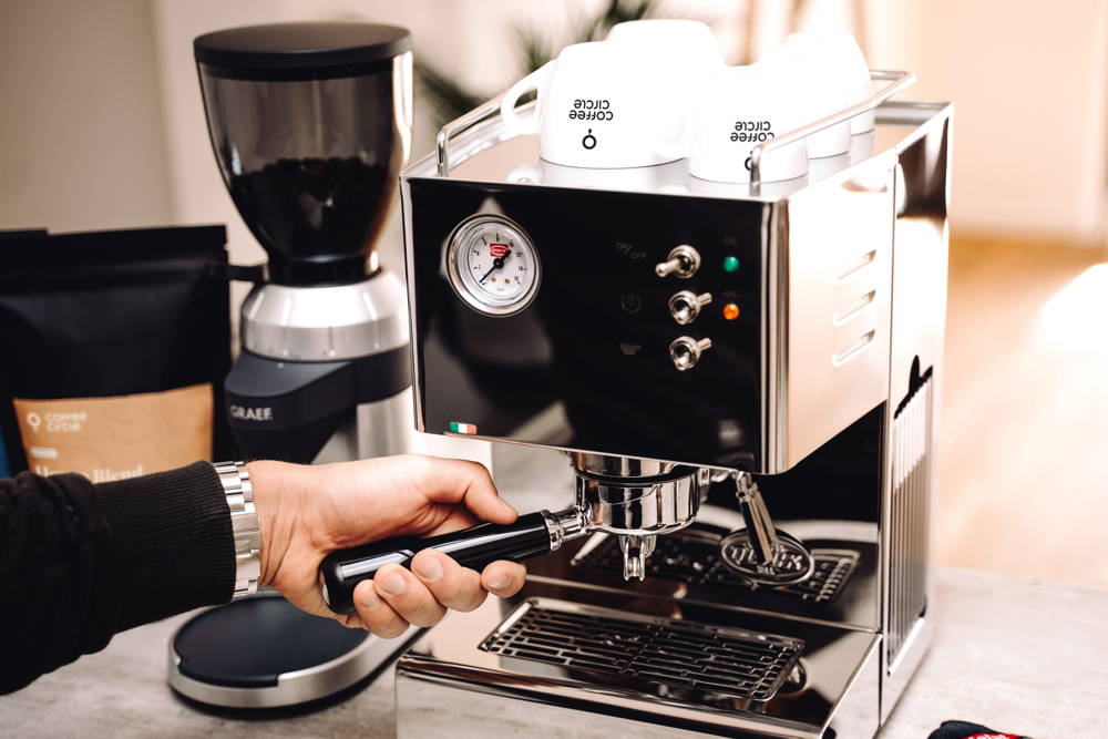 QuickMill Orione Espressomaschine und House Blend House Blend zubereitet mit der Graef Mühle und der QuickMill Orione Espressomaschine