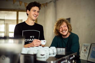 Kaffee schmeckt am besten mit deinen Freunden So bereitest du deinen Espresso zu