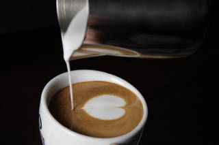 coffee_circle_latte_art5.JPG Latte Art