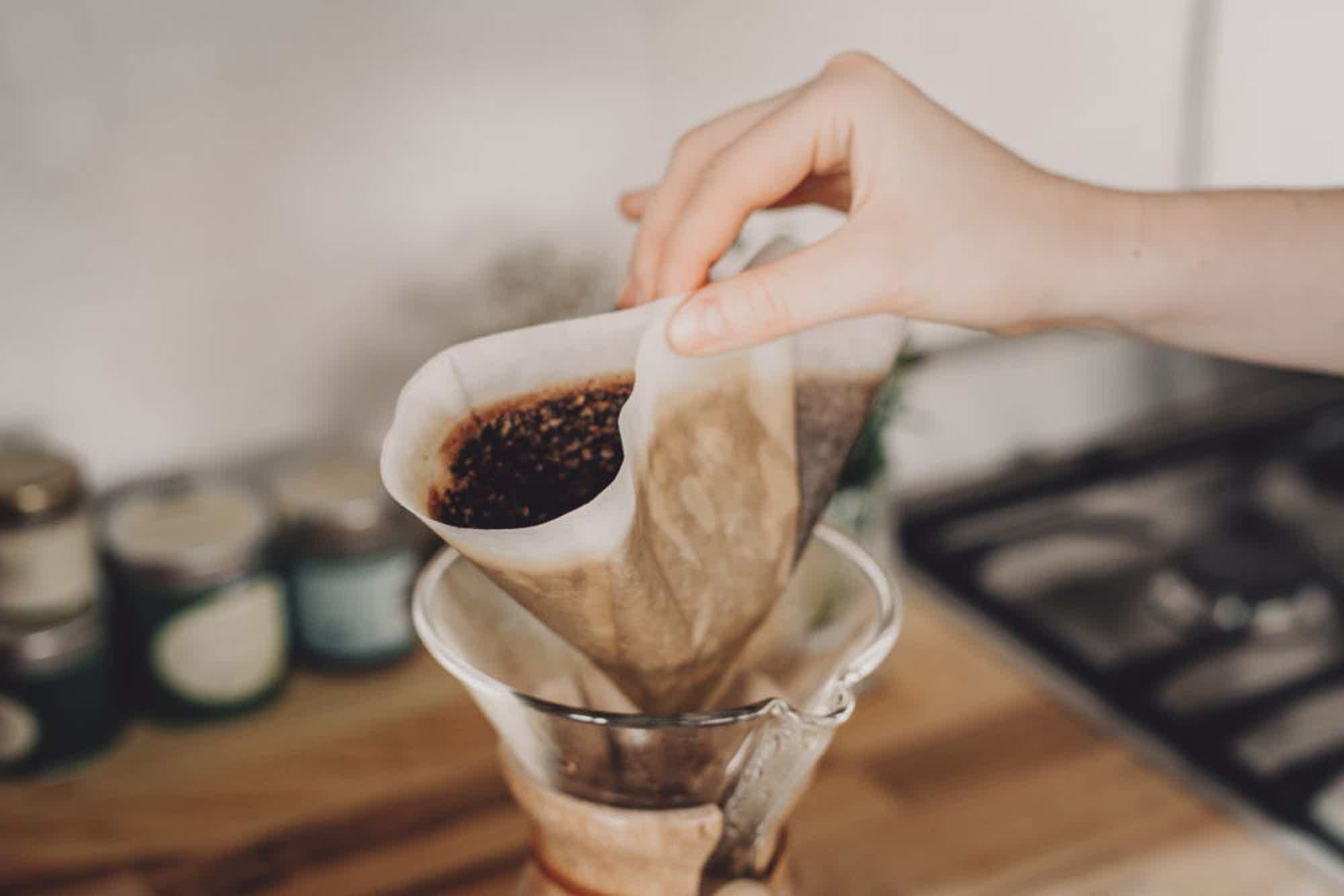 Filter coffee preparation in the Chemex Coffee Circle