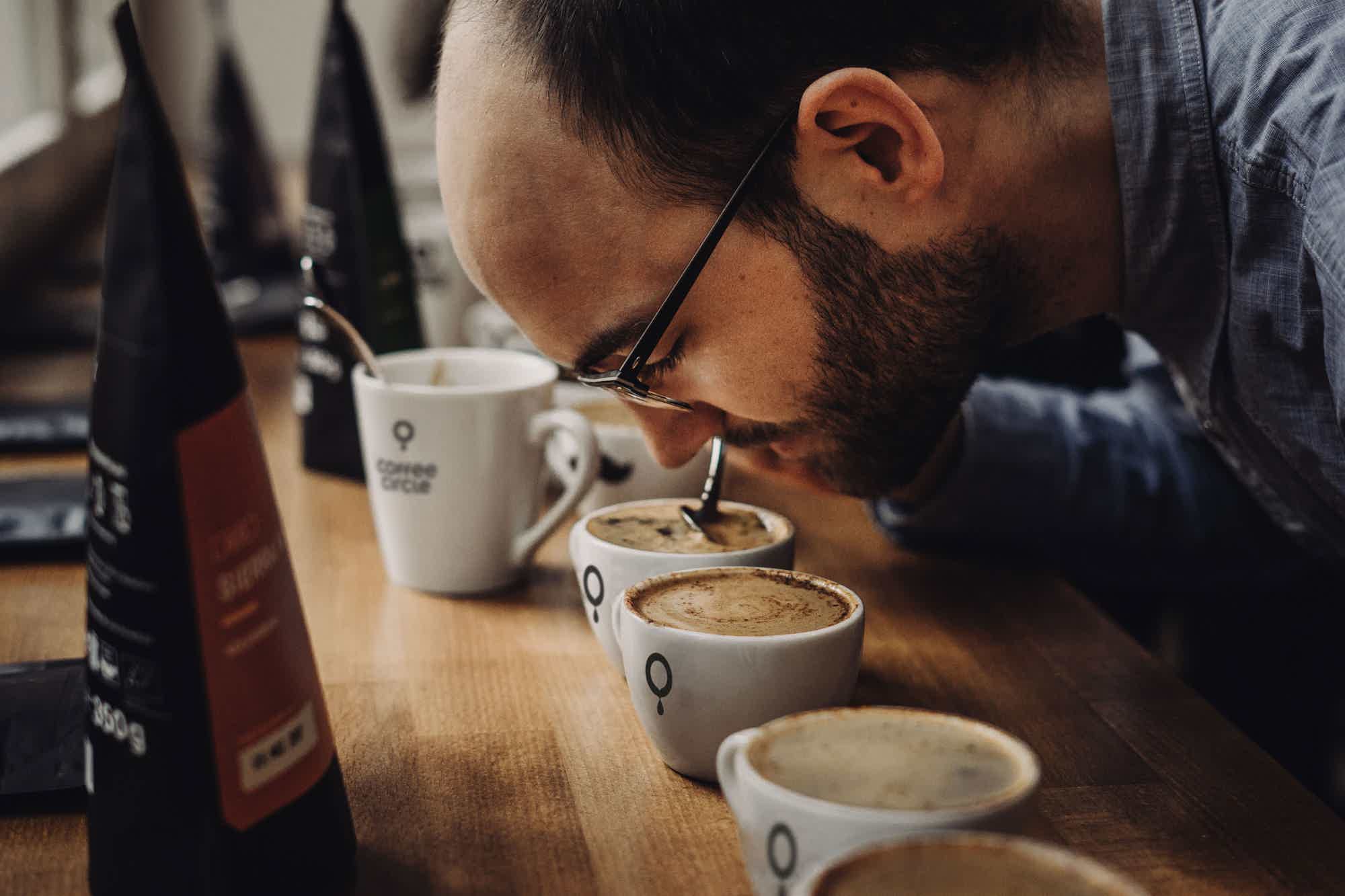 „Cupping“ die professionelle Bewertung von Kaffees Coffee Circle