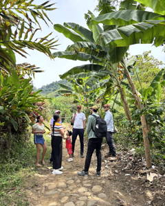 Martin and Hannes visiting one of Apuna’s partner farms in Caldas