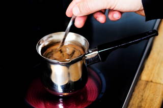 Coffeecircle_Mokka_Kaffeezubereitung_11.jpg Coffeecircle probiert die Mokka Kaffeezubereitung
