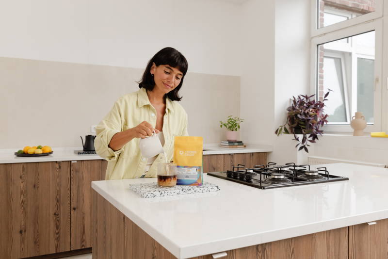 Jhai Espresso mit Milch