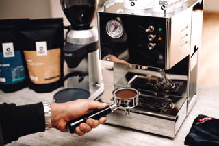coffeecircle-espresso-maschine-zubehoer-muehle-2.jpg Espressozubereitung