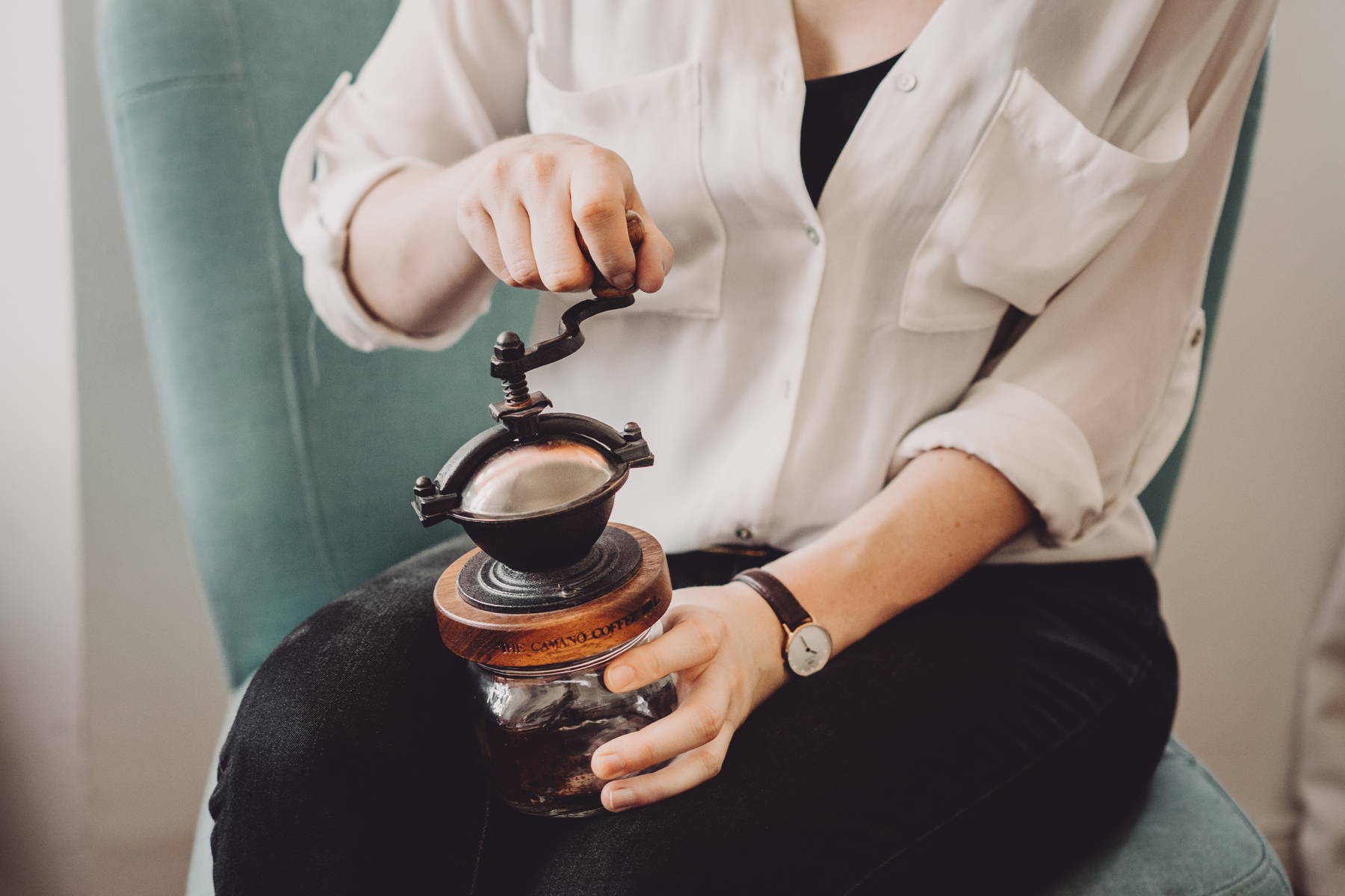 Correctly adjust coffee grinder and grind Coffee Circle