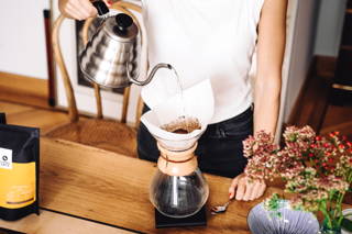 coffeecircle-kaffee-zuhause-genießen-zubereiten-26.jpg Kaffeezubereitung in der Chemex