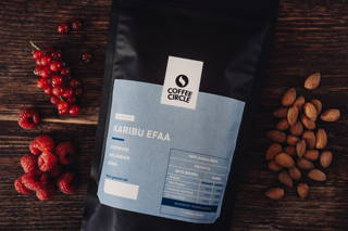 Karibu Efaa Geschmacksbild nah