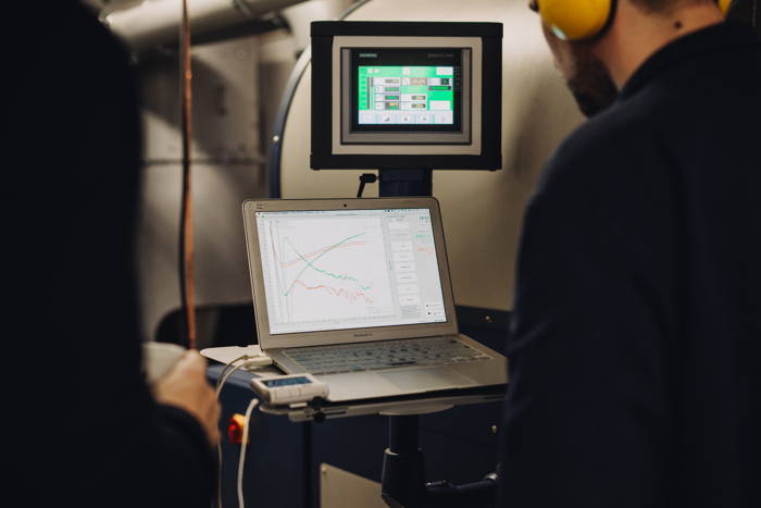 Beim Rösten Am Bildschirm