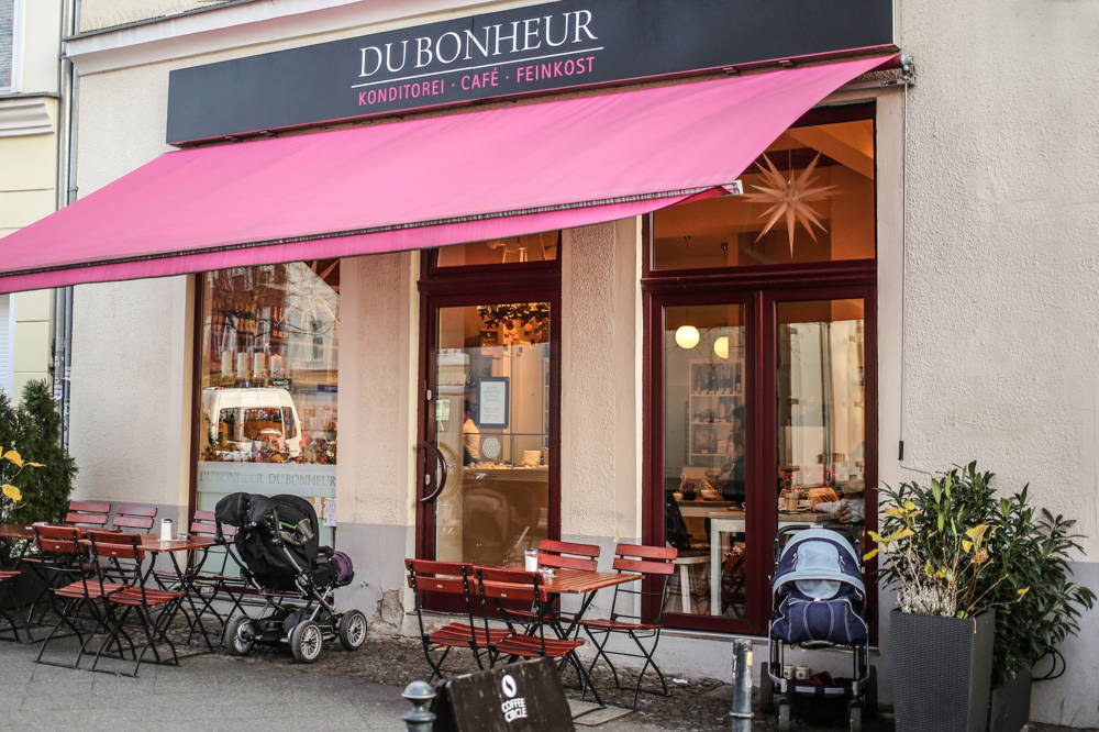 Das Café du Bonheur von außen Das Café du Bonheur von außen