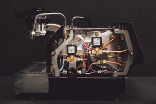 Espressomaschine_Innenansicht_Technik.jpg Die Innenansicht einer Espressomaschine