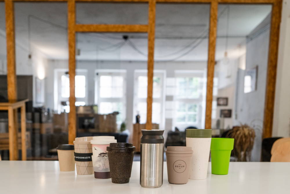 Wiederverwendbare Kaffeebecher Welcher wiederverwendbare Kaffeebecher besteht den Test.