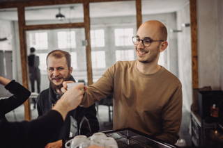 Beim Testen Es geht nichts über guten Cappuccino