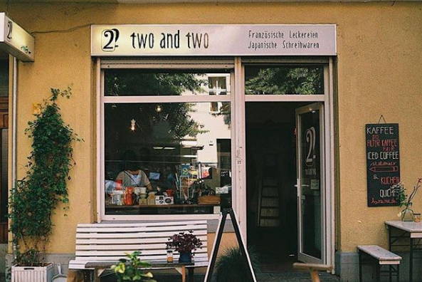 Two and Two von außen