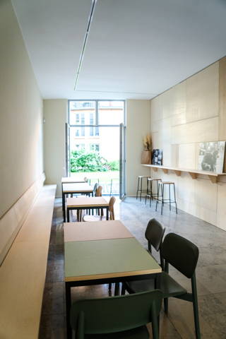 Café Mitte Inside