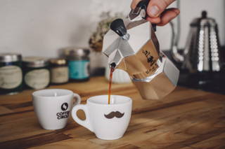 Mokka-Kaffee genießen! Mokka-Kaffee genießen!