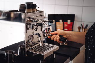 coffeecircle-espresso-maschine-bezzera-6.jpg Espressozubereitung